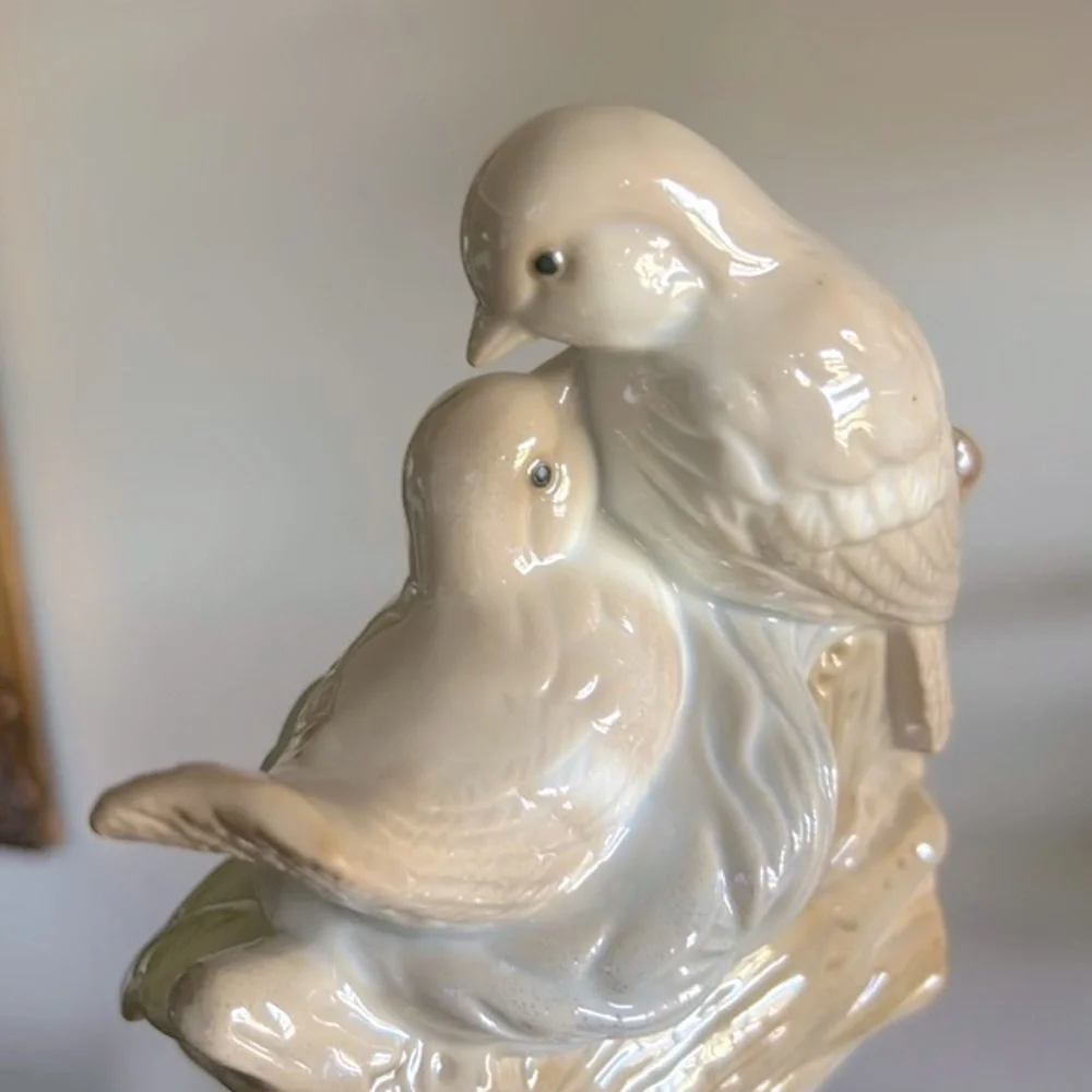 Vintage porcelain love